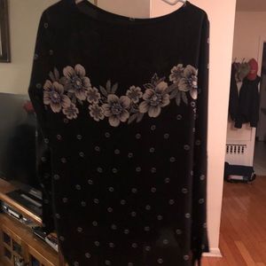 Blouse with high-low hem
